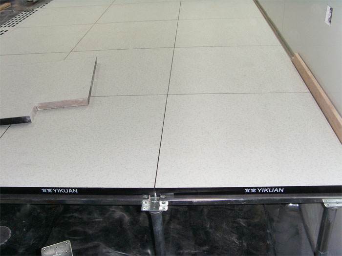 長沙雙勝機房設(shè)備有限公司,長沙防靜電地板,長沙防靜電地板價格,機房裝修,機房墻板,防靜電接地