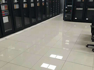 長沙雙勝機房設(shè)備有限公司,長沙防靜電地板,長沙防靜電地板價格,機房裝修,機房墻板,防靜電接地